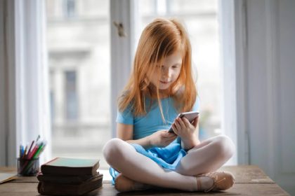 What Age Should You Give Your Child a Phone