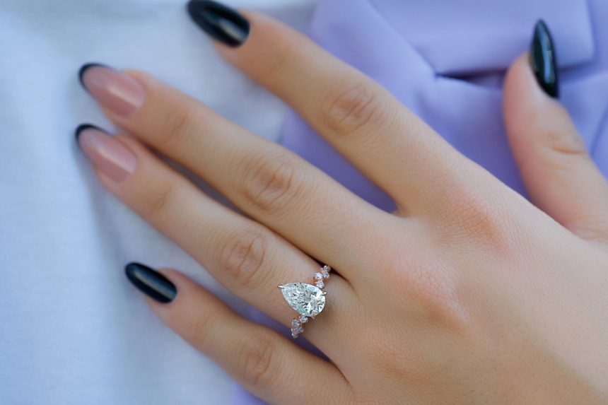 The Trendiest 2023 Pear-Shaped Engagement Rings