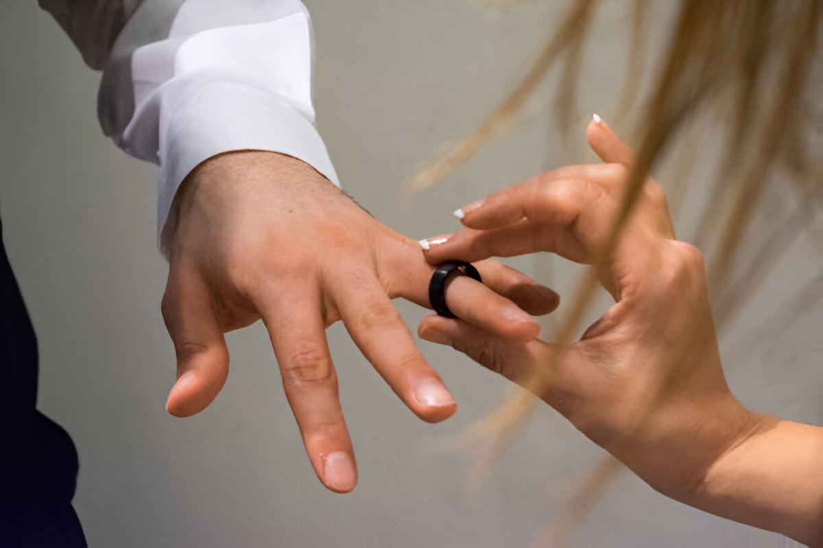 4 Reasons To Get Silicone Wedding Bands