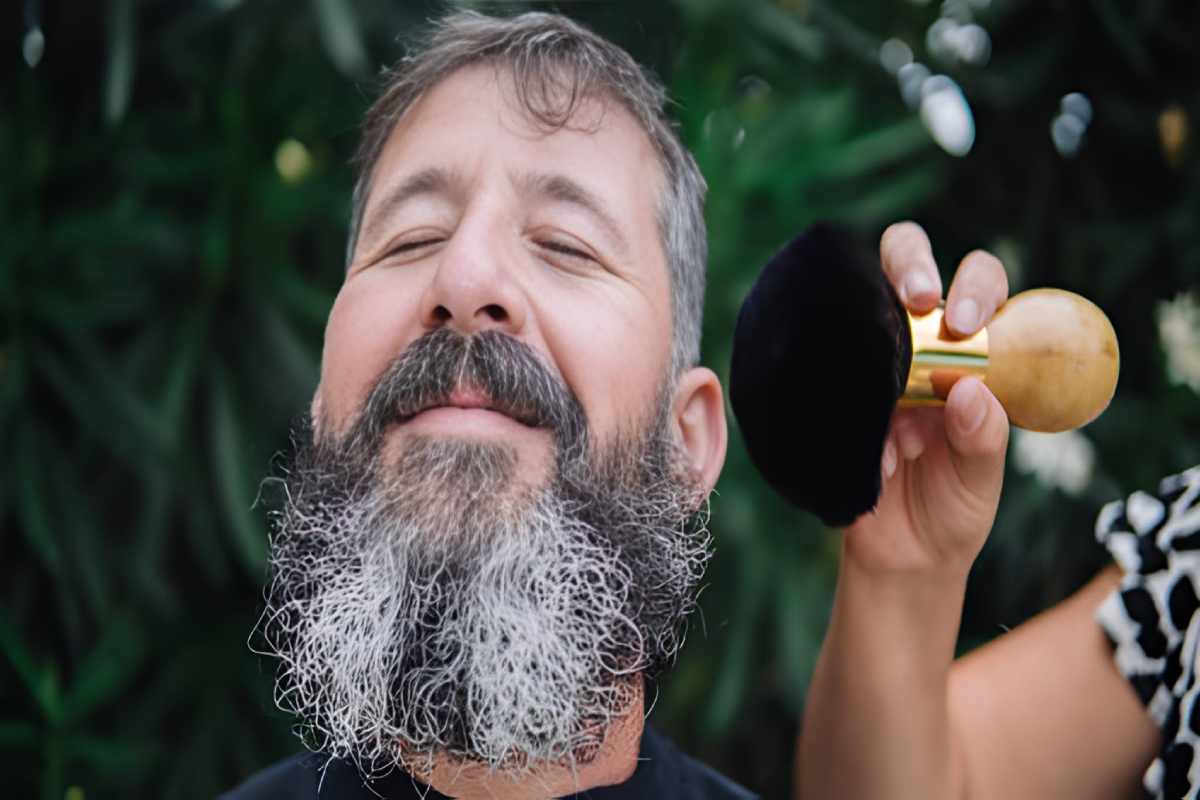 Brush-On Beard Color